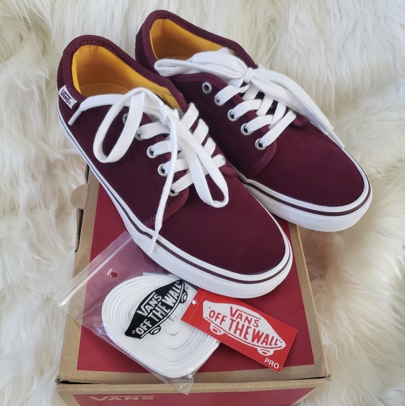 vans suede chukka low